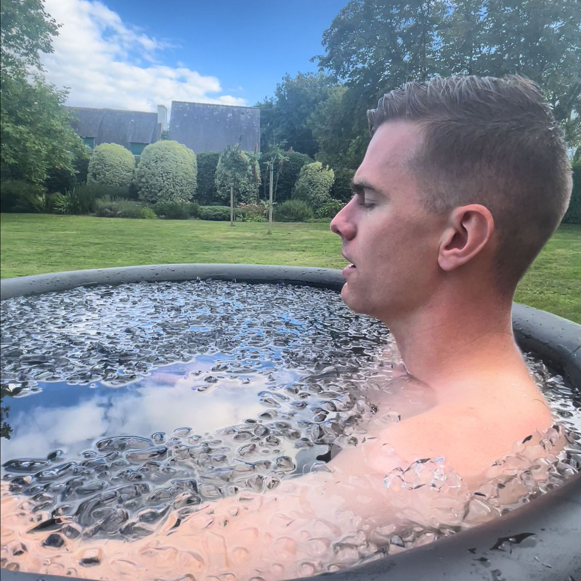 le bain froid gonflable K2 de LOUCE